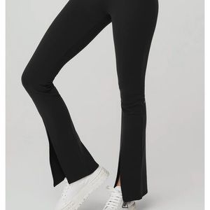 Alo Airbrush High-Waist Flutter Flare Legging Small
